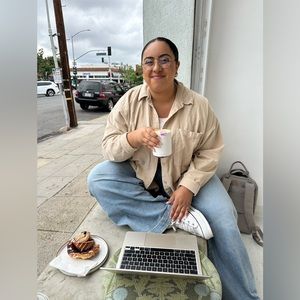 Meet your Posher, Iza